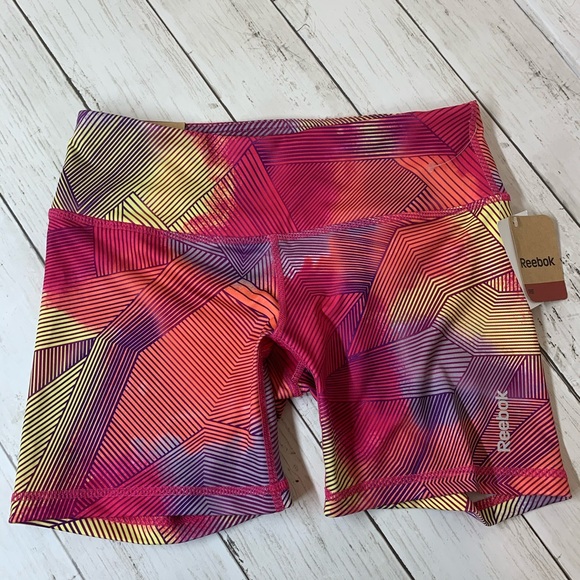 Reebok shorts size XS pink geometric NWT - Picture 2 of 8